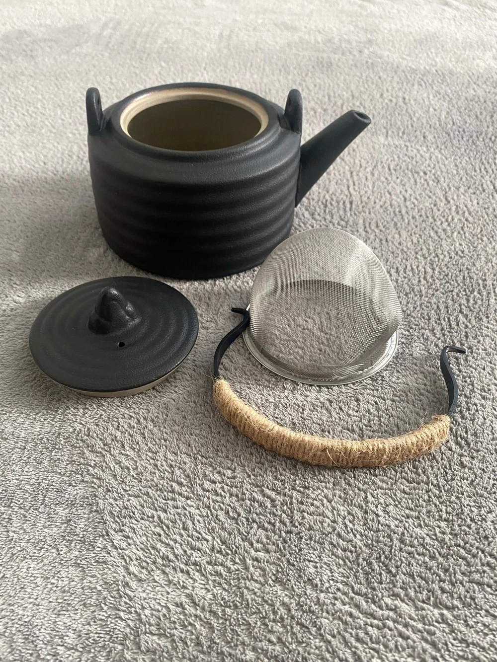 Ceramic Teapot w/ Stainless Steel Infuser